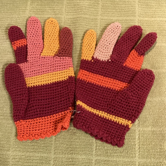 NWT multicolored all season gloves, size small - Picture 4 of 5